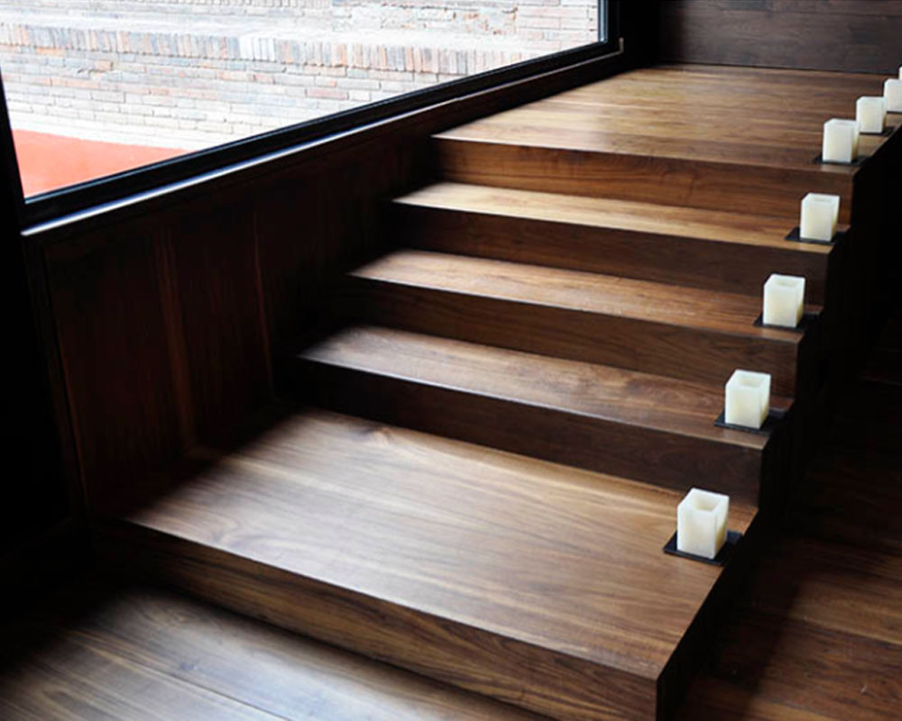 Imagen para Producto Escaleras en madera maciza de cliente Complepark