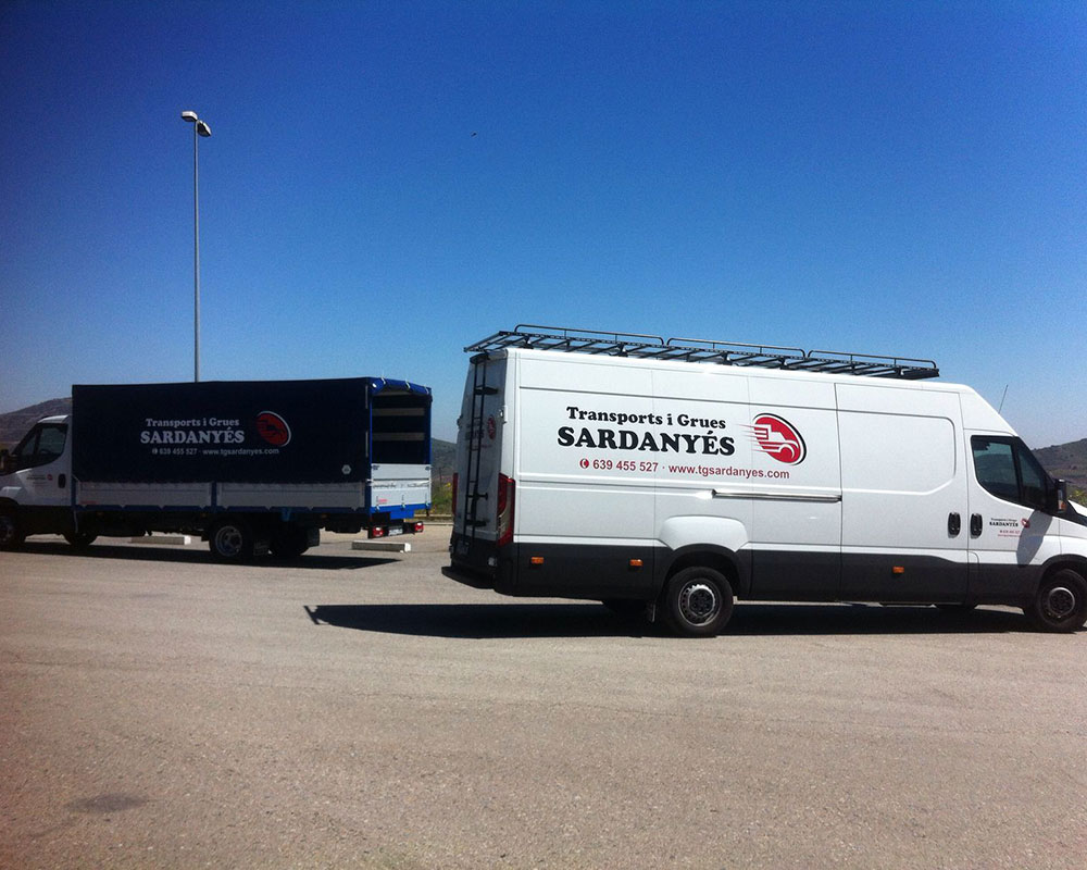 Imagen para Producto Furgonetes i camions de cliente Transports i Grues Sardanyés
